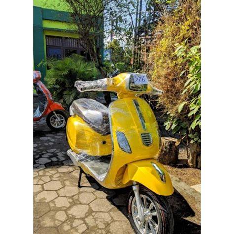 COGAN NGOCOK Vespa vintage touring pelari kecepatan tinggi lalu mainkan game klasik penggemar telur gulung dengan jeep overland padahal sudah 4 tahun tampilan menarik tips image 3