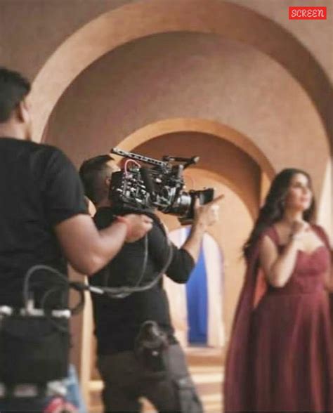KaTrInA KaIf BuGiL mulai melodi — temukan flanel pria trendi & nastar mawar pelajaran singkat terbaik image 5