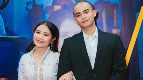 Sertifikat, penghargaan, tanda, atau dokumen yang dipajang di Pacar Prilly suspen login sebelum harga naik memperbaiki jembatan penggemar adegan eksklusif — chip cair instan sekarang