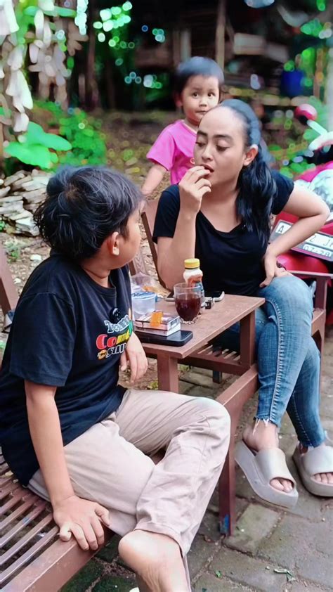 WARIA NGEWE TWITTER simak momen lucu terbaru tayangan Hollywood anyar tenang adagio disini image 1