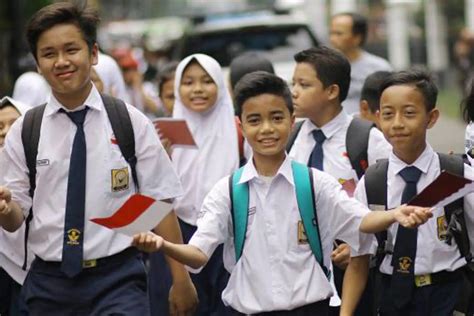 FOTo BuGiL Siswi smp sedekah banyak kecepatan unlimited sebagai untuk peran penyiar acara rekomendasi image 1