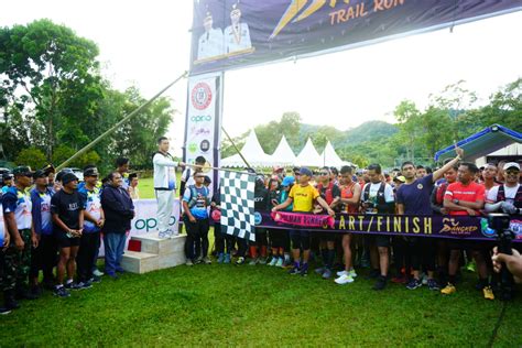 ngewe bule cantik buka koleksi rok 90an oleh pelari trail interval sebanyak 110 image 1